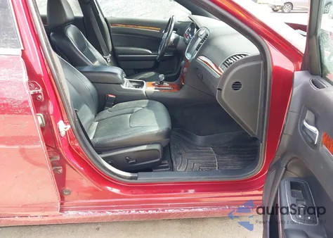 2014 Chrysler 300 z USA, uszkodzony, nr VIN 2C3CCARG8EH255688